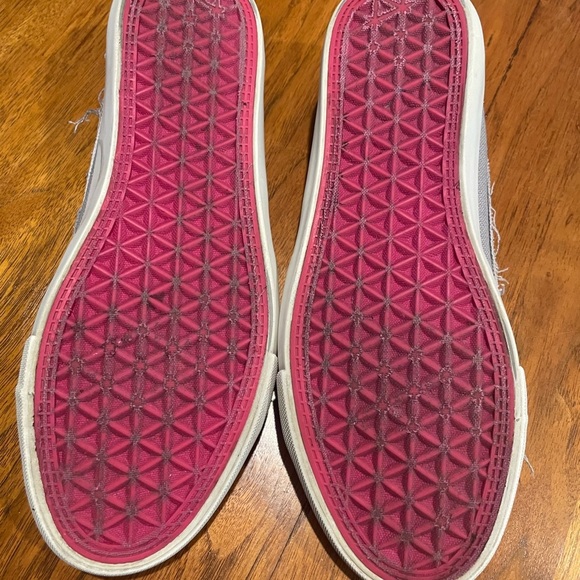 Corkys Frayed Gray Canvas Shoes - Picture 4 of 6